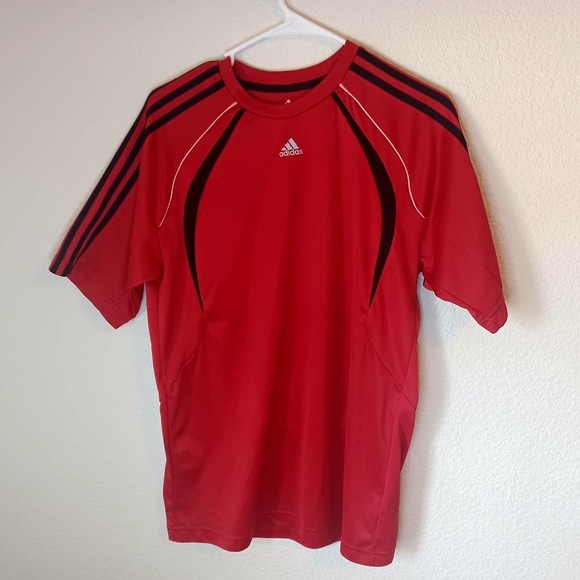 Medium Vintage Red/Black Adidas 100% Polyester Sports Tee - Picture 1 of 7